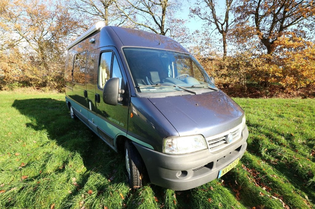 Fiat Ducato Buscamper 128 PK. vast bed APK 06-09-2027, Caravans en Kamperen, Buscamper of Camperbus, Ringverwarming, Fiat, Tot en met 2