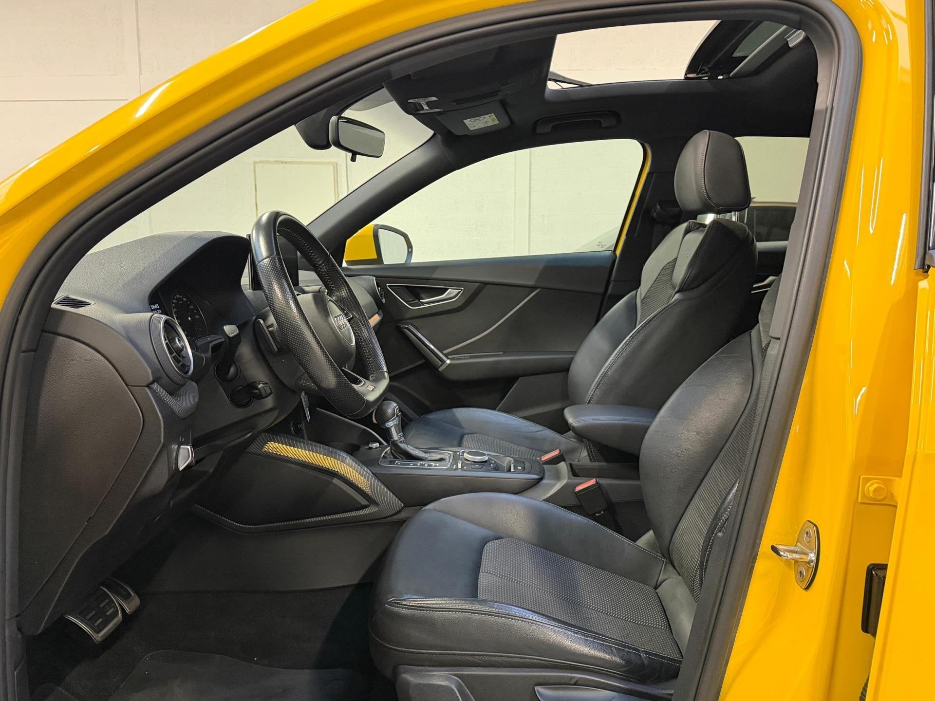 Audi Q2 1.4 TFSI CoD 150 PK - S TRONIC - S LINE - SCHUIFDAK, Auto's, Gebruikt, 4 cilinders, 150 pk, Leder en Stof