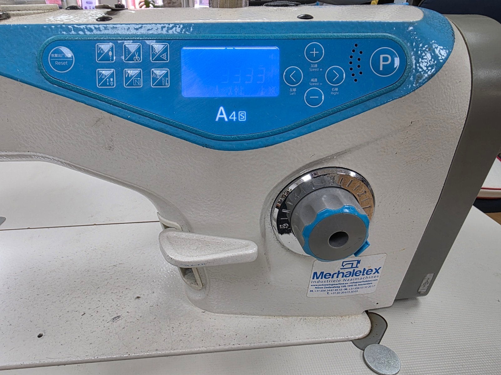 Goed werkende automatische naaimachine - Jack A4S, Overige merken, Gebruikt, Ophalen of Verzenden, Naaimachine