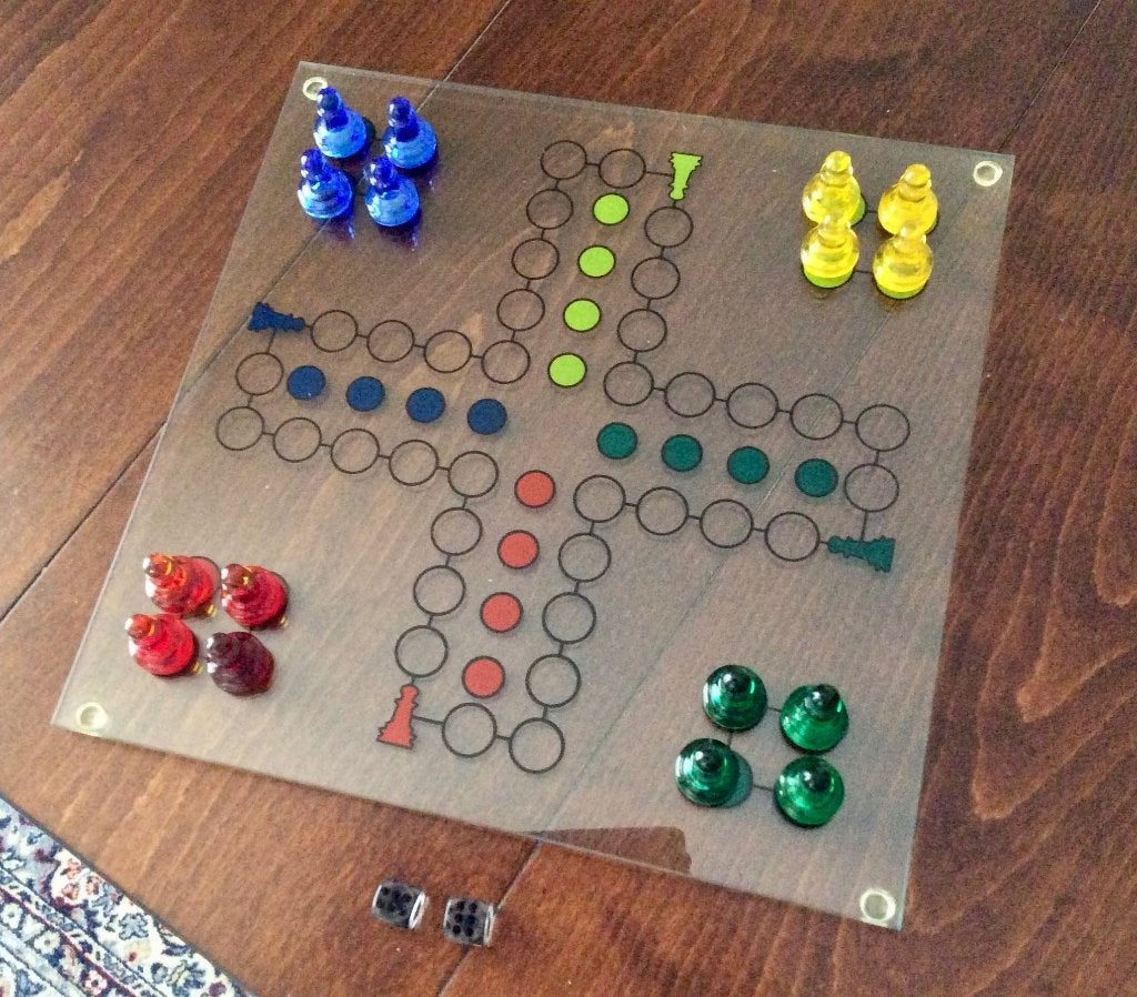 Prachtig mooi glazen Mens erger je niet spel, Ophalen, Zo goed als nieuw