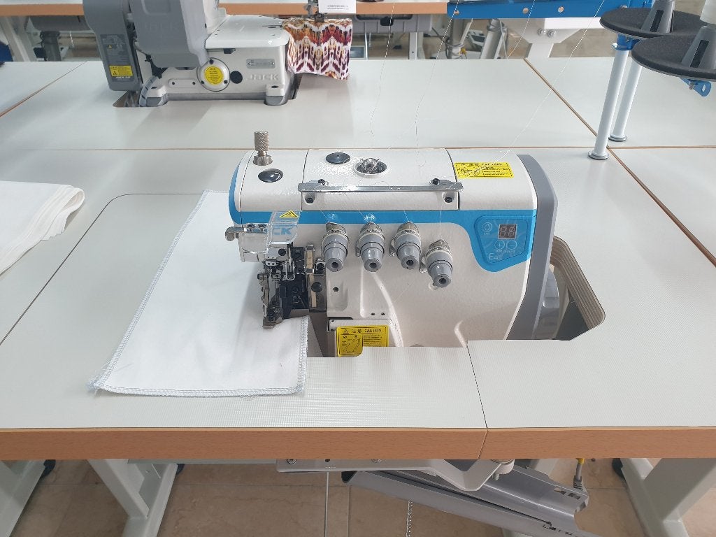 ACTIE NU OPGEBOUWD JACK E4-4DRAADS LOCK MACHINE ACTIE 3, Hobby en Vrije tijd, Naaimachines en Toebehoren, Nieuw, Lockmachine, Industrieel