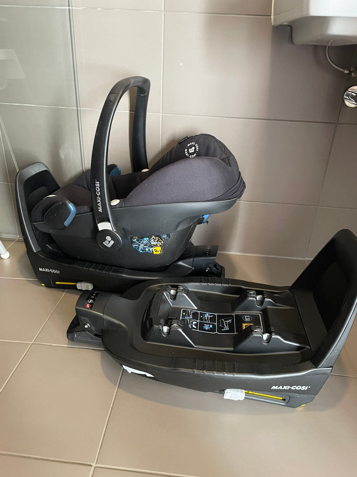 Autostoel Maxi-Cosi FamilyFix 3 en 2x ISOFIX Base, Ophalen, Gebruikt, 0 t/m 18 kg, Isofix