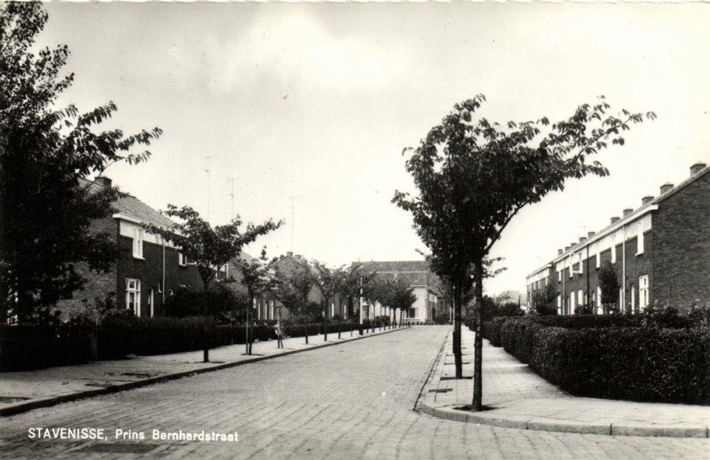 Stavenisse, Prins Bernhardstraat - ongelopen, Ophalen of Verzenden, 1960 tot 1980, Ongelopen, Zeeland