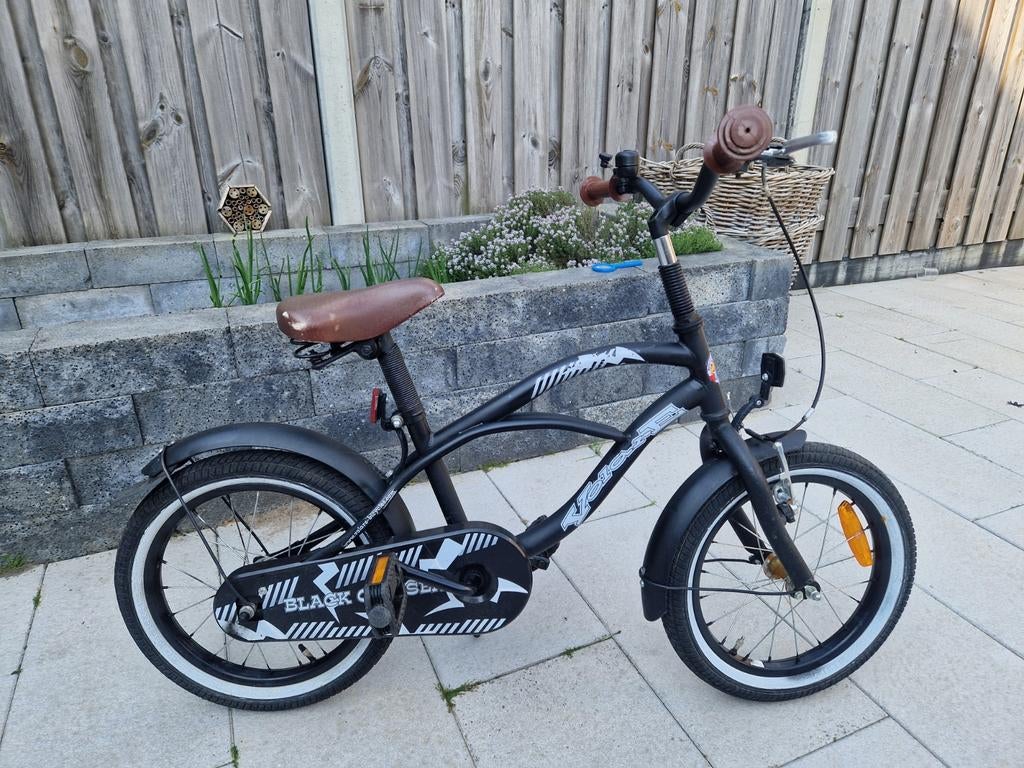 Kinderfiets Black Cruiser 16 inch - Zwart met bruin zadel, Fietsen en Brommers, Fietsen | Kinderfietsjes, Ophalen