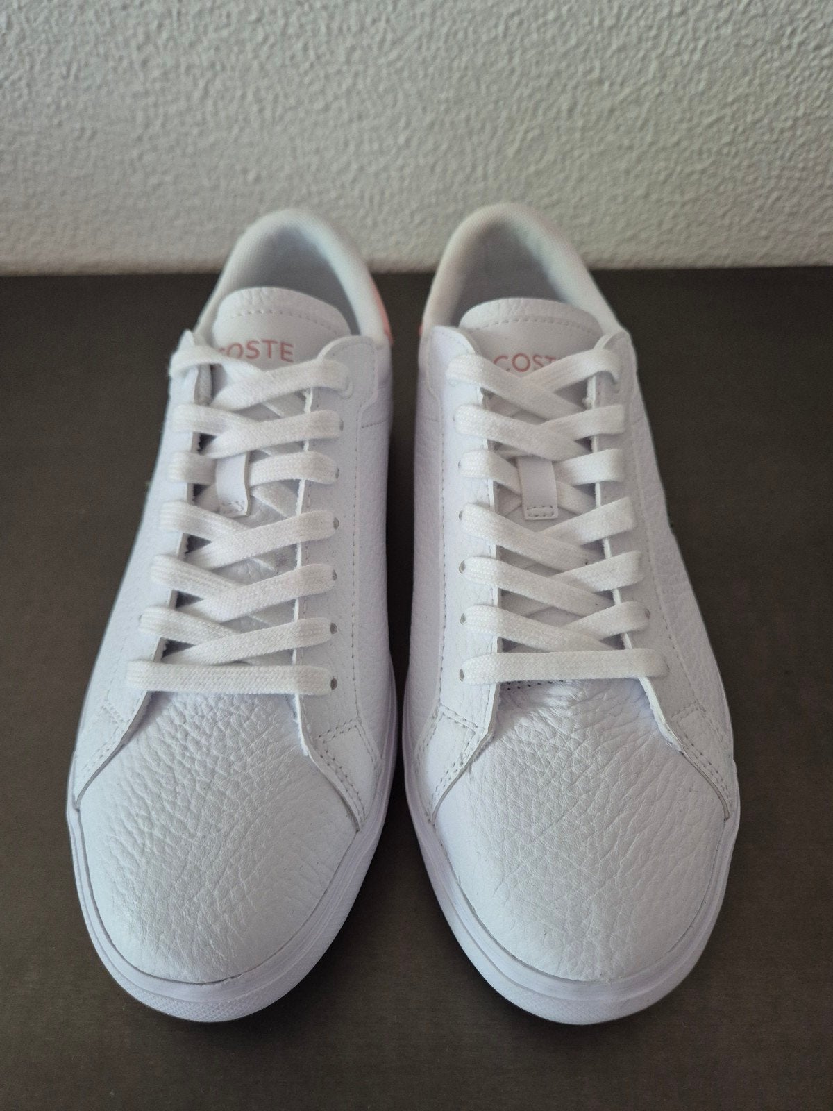 Lacoste sneakers wit met roze accenten 39,5, Kleding | Dames, Ophalen of Verzenden, Nieuw, Wit, Sneakers of Gympen