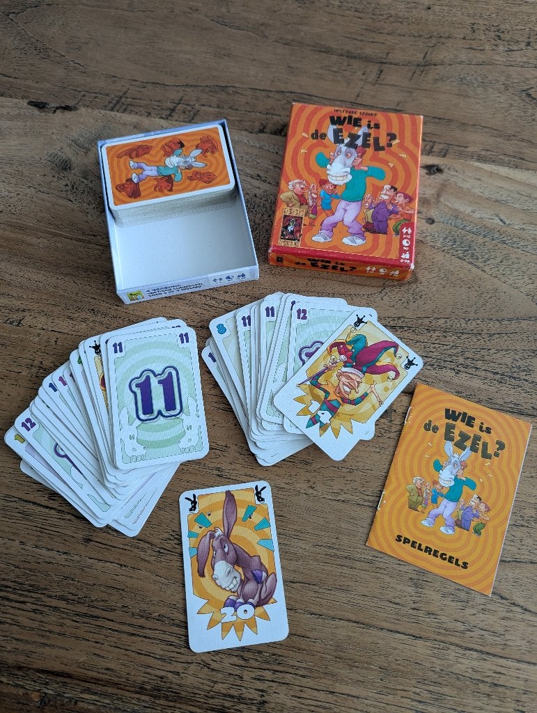 Wie is de ezel kaartspel, Hobby en Vrije tijd, Gezelschapsspellen | Kaartspellen, Ophalen of Verzenden, Zo goed als nieuw, 999Games
