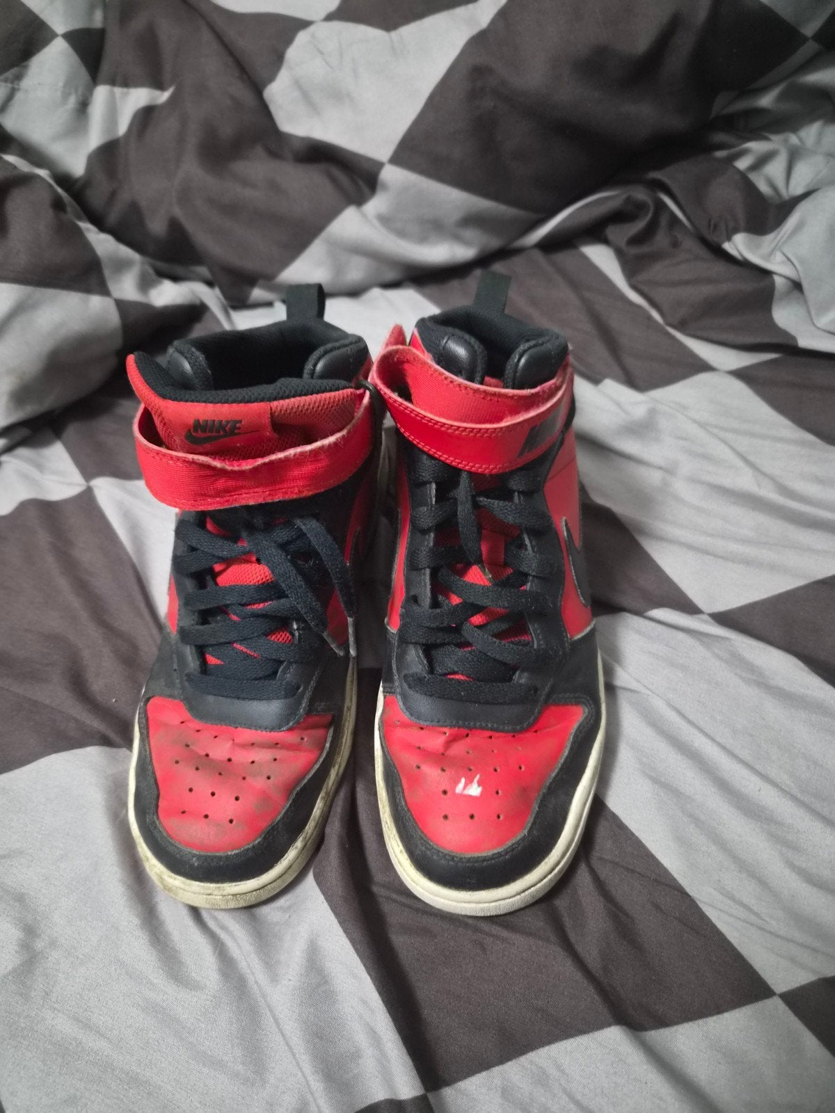 Rode en Zwarte Nike Court Borough Mid 2 Sneakers, Zwart, Nike, Ophalen of Verzenden, Sneakers of Gympen