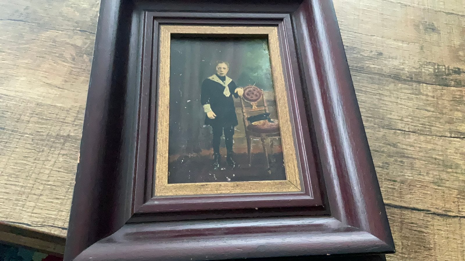 Jongen bij stoel, Antiek en Kunst, Kunst | Schilderijen | Klassiek, Ophalen of Verzenden