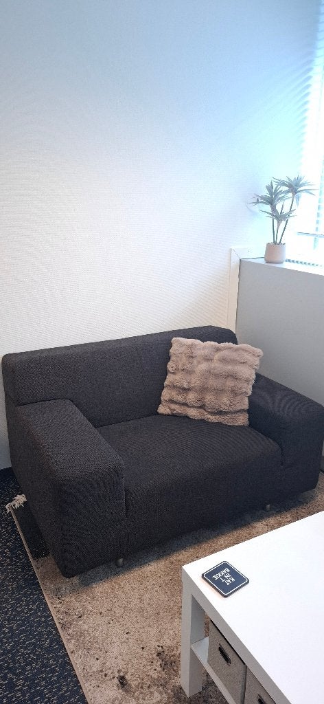 Loveseat, fauteuil donkerbruin, Ophalen, Gebruikt, 125 tot 150 cm, 125 cm of meer
