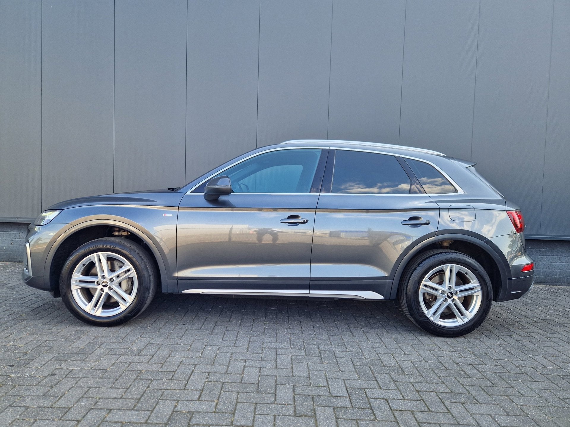 Audi Q5 50 TFSI e S edition SOH 100% /ACC /Matrix /Trekhaak, Automaat, Gebruikt, Zwart, 4 cilinders