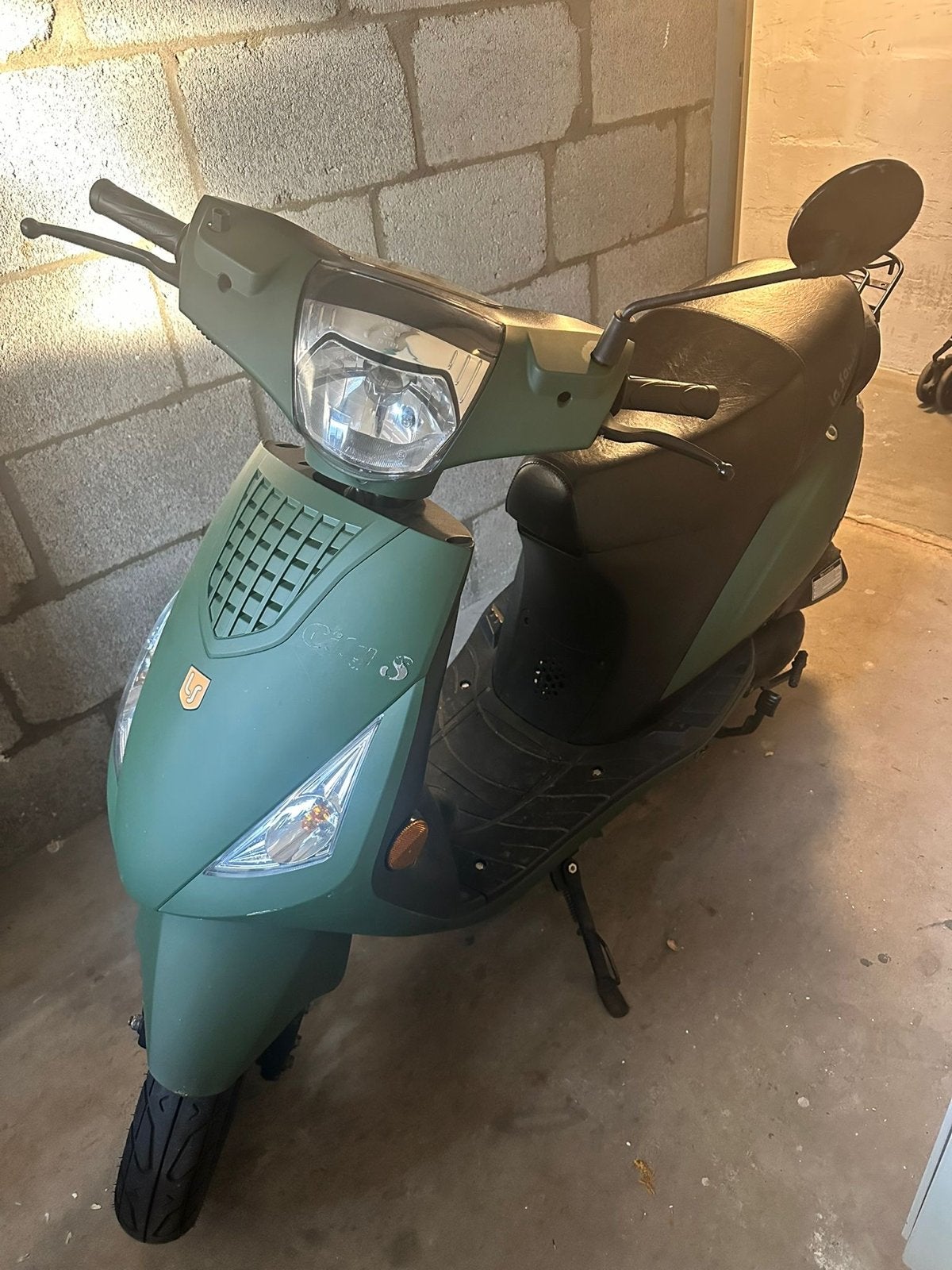 Groene Scooter - Ideaal voor stadsritten, Ophalen, Gebruikt, Maximaal 45 km/u, Benzine