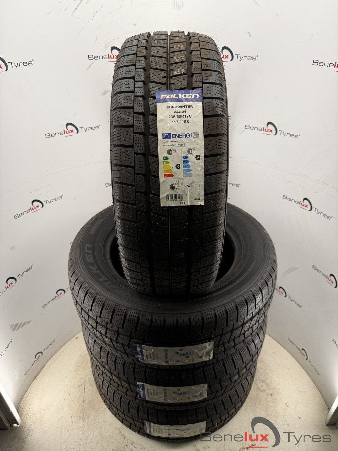 snow 235/60R17c 235/60R17 235/60 R17c R17 235/60/17 2356017, Ophalen, Bestelwagen, -, -