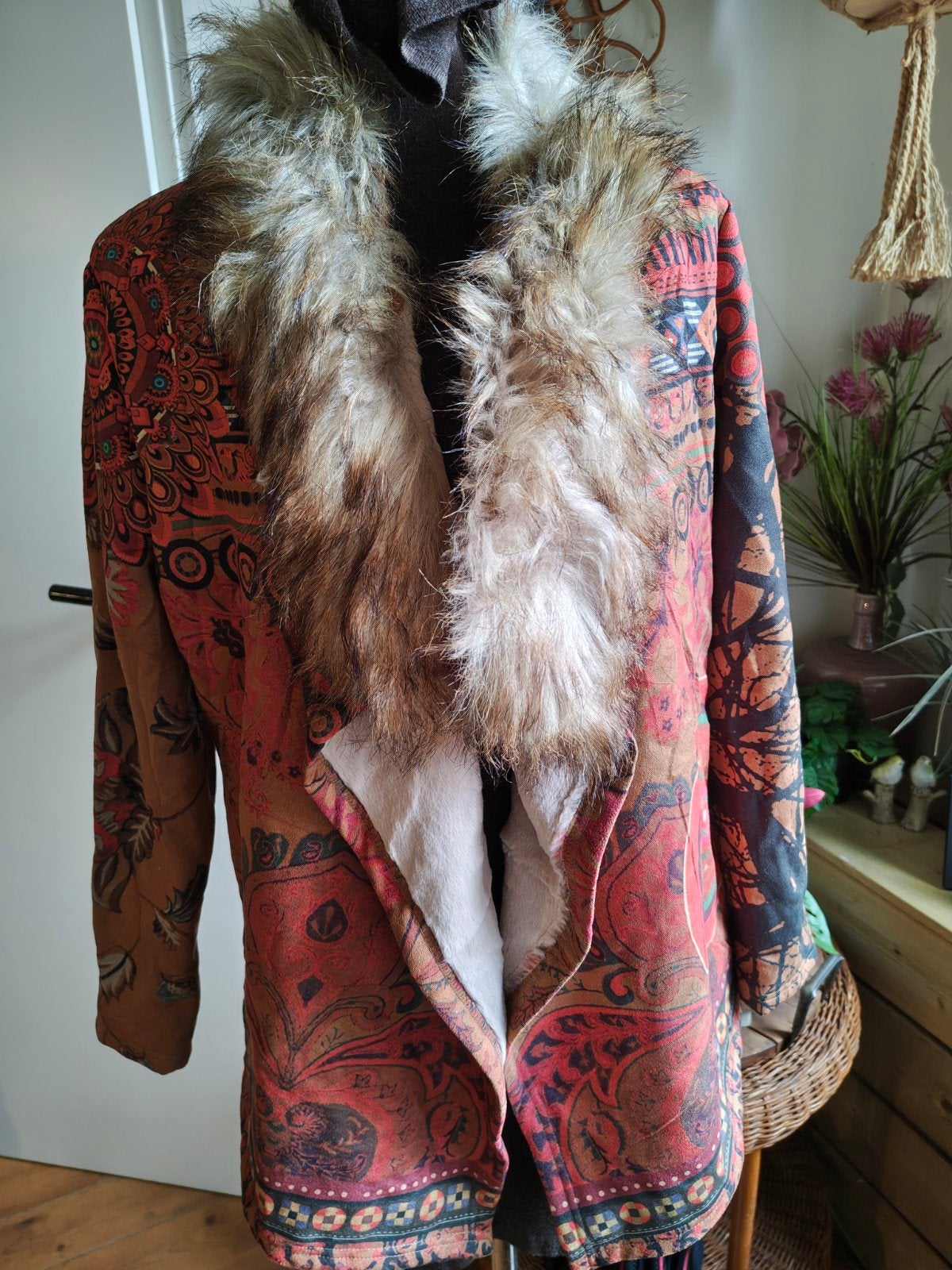 suedine fluffy vest jas maat s m Ibiza  Boho, Ophalen of Verzenden, Nieuw, Maat 38/40 (M), Meerkleurig