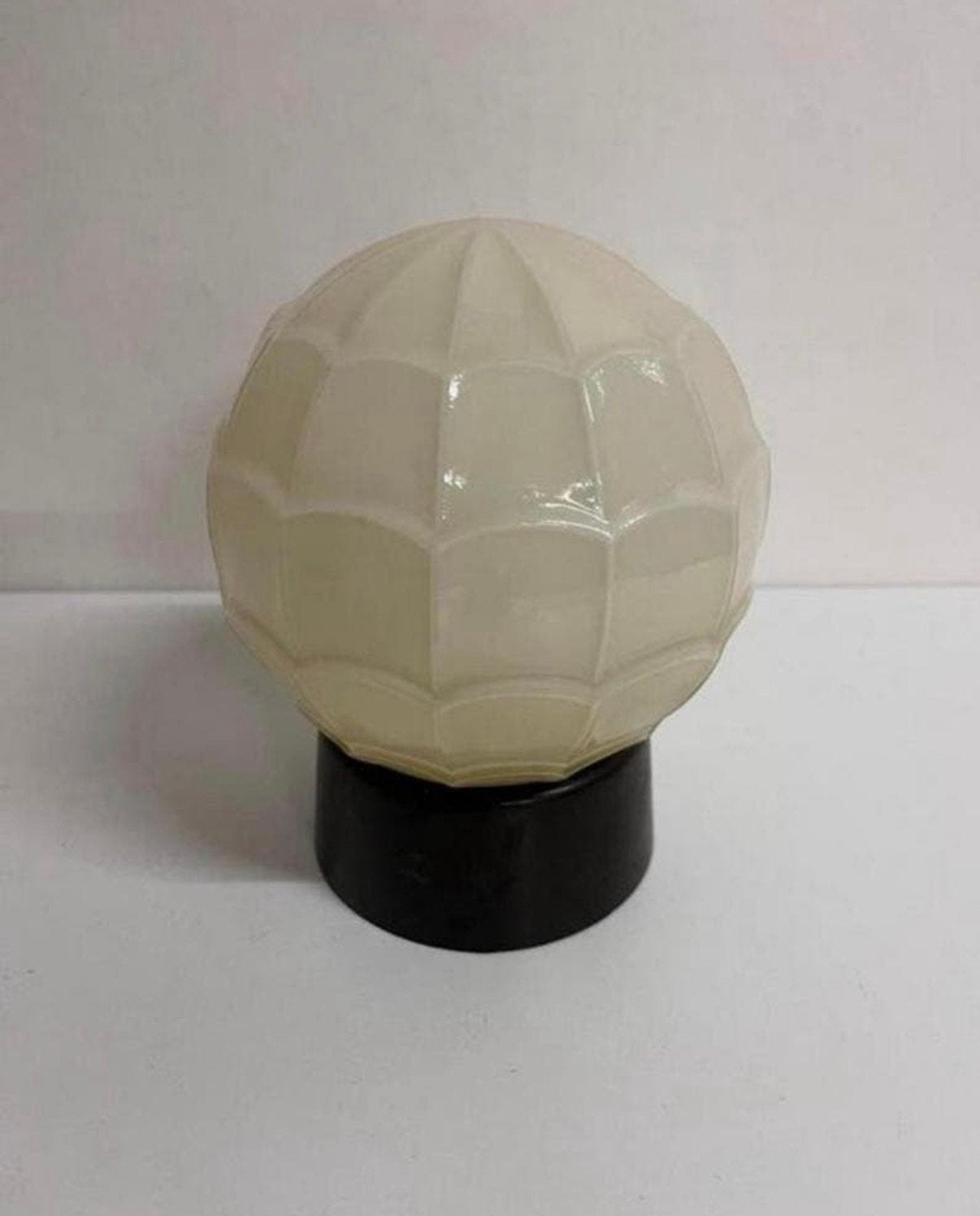 Thabur crème Spinnenweb + donker bakelieten houder Art Deco, Huis en Inrichting, Lampen | Plafondlampen, Ophalen of Verzenden