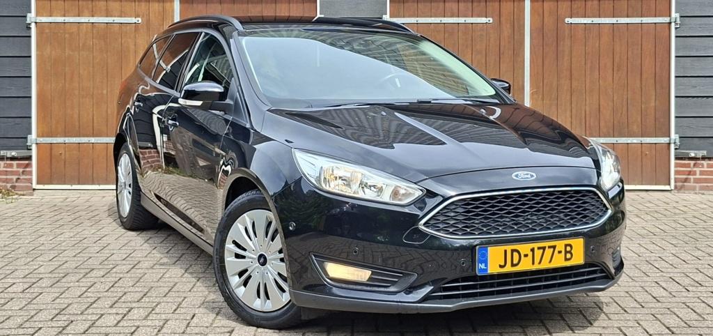 Ford FOCUS Wagon 1.0 First Edition | Trekhaak | Bluetooth |, Auto's, Gebruikt, Euro 6, Zwart, Handgeschakeld