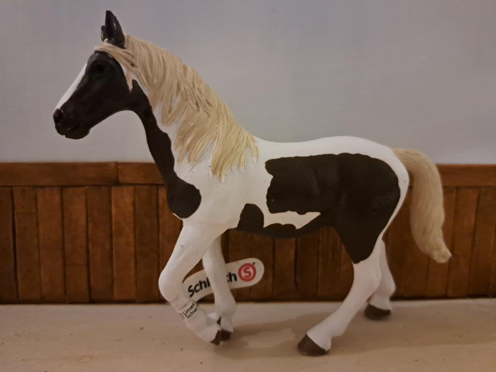 Schleich pinto merrie, Verzamelen, Dierenverzamelingen, Zo goed als nieuw, Beeldje of Figuurtje, Paard, Ophalen of Verzenden