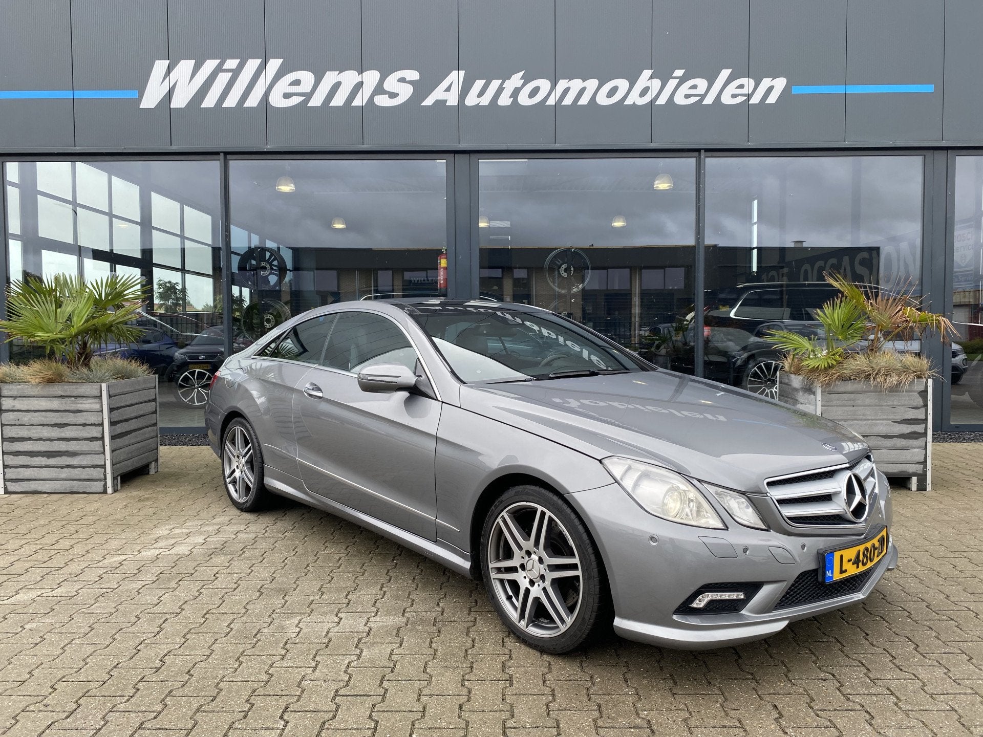 Mercedes-Benz E-Klasse Coupé 500 Elegance Schuifkantel/ Pan, Auto's, Automaat, 5461 cc, Achterwielaandrijving, Gebruikt