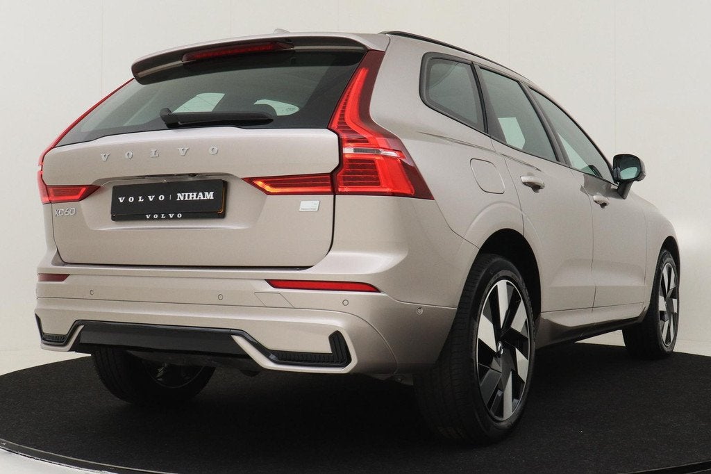 Volvo XC60 T6 PLUG-IN HYBRID AWD ULTRA DARK -PANO.DAK|HEAD-U, Auto's, Automaat, 12 maanden, Euro 6, 4 cilinders