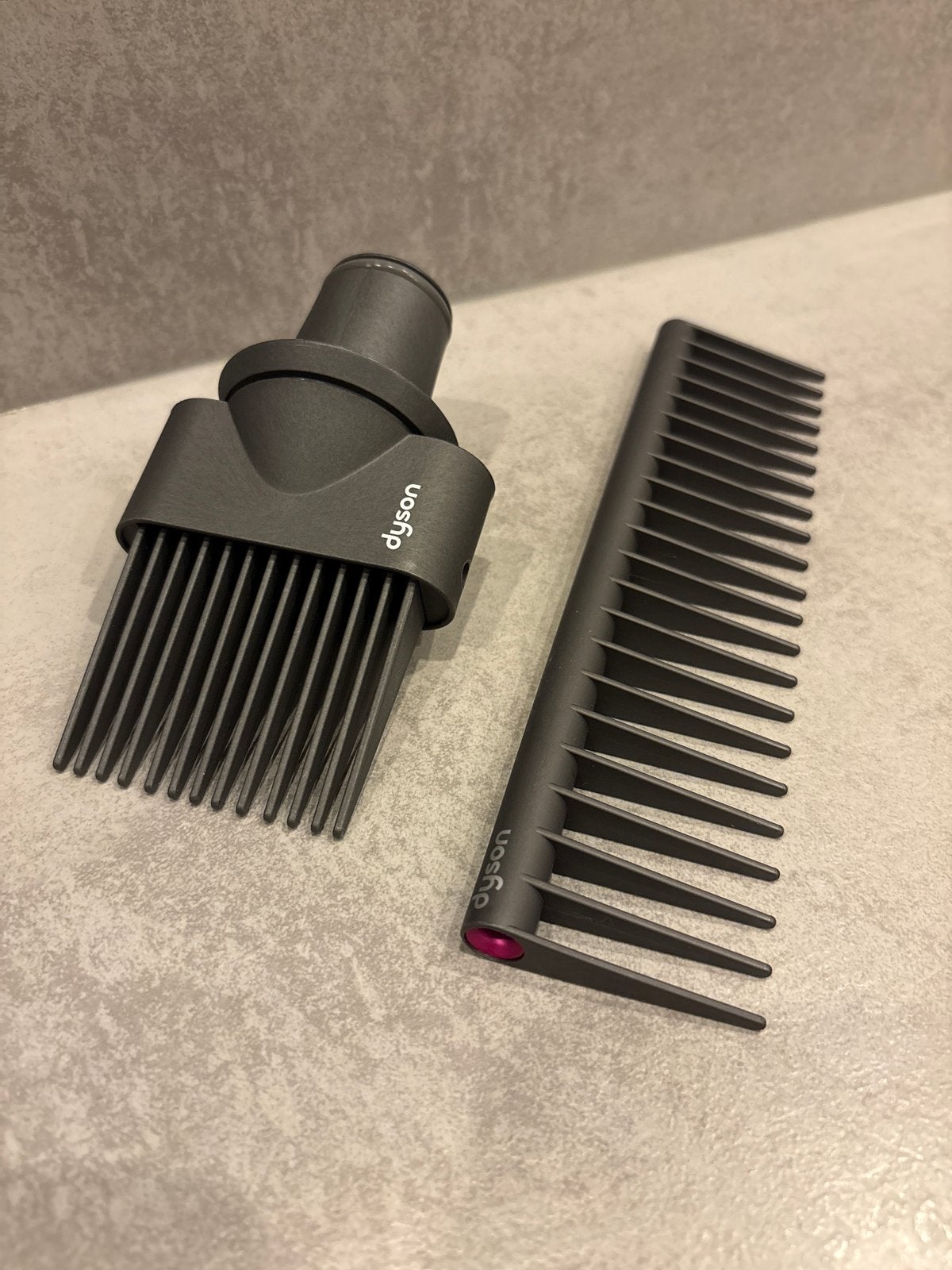 Ongebruikte Dyson Airwrap accessoires, Witgoed en Apparatuur, Ophalen of Verzenden, Nieuw, Haarverzorging