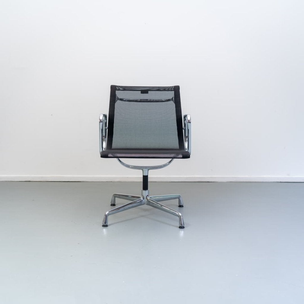 Vitra Eames EA 108 Stoel Zwart Netweave - Aluminium, Niet ingevuld, Zo goed als nieuw, Niet ingevuld, Niet ingevuld