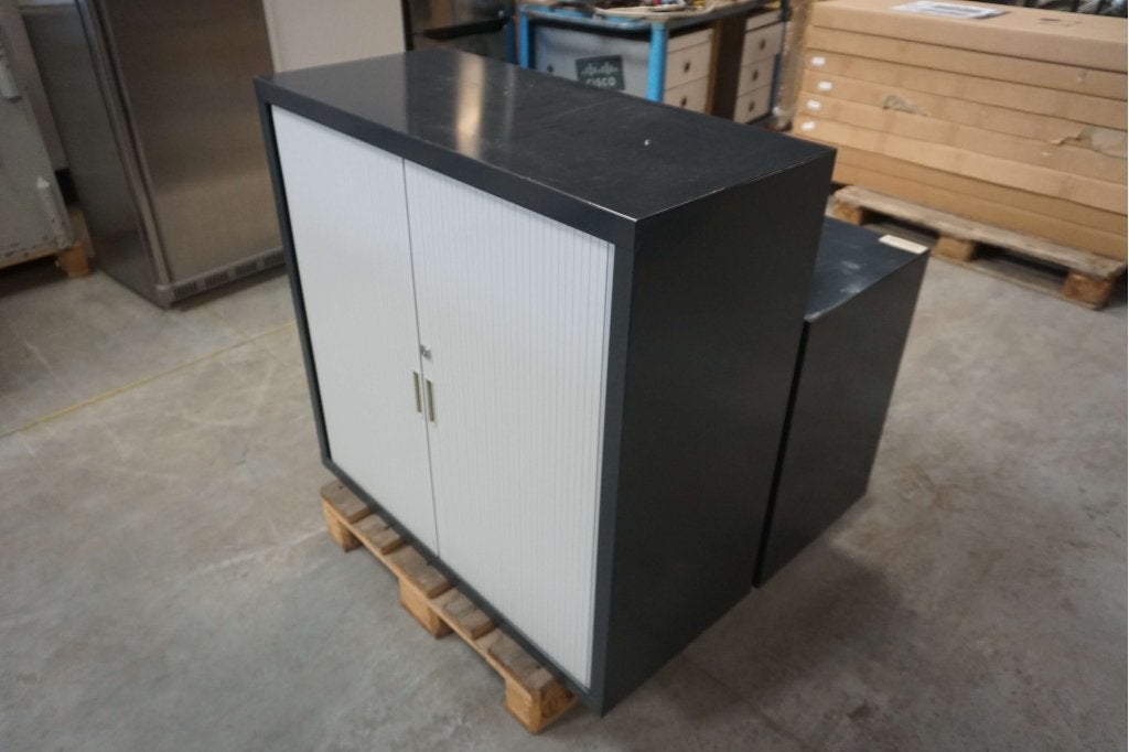 Kleine archiefkast roldeurkast gereedschapskast garagekast, Huis en Inrichting, Kasten | Roldeurkasten en Archiefkasten, Niet ingevuld