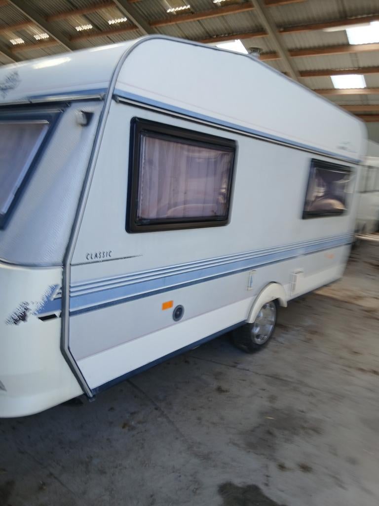 Caravan Hobby Classic 420, Hobby, Schokbreker, Tot en met 3, Particulier