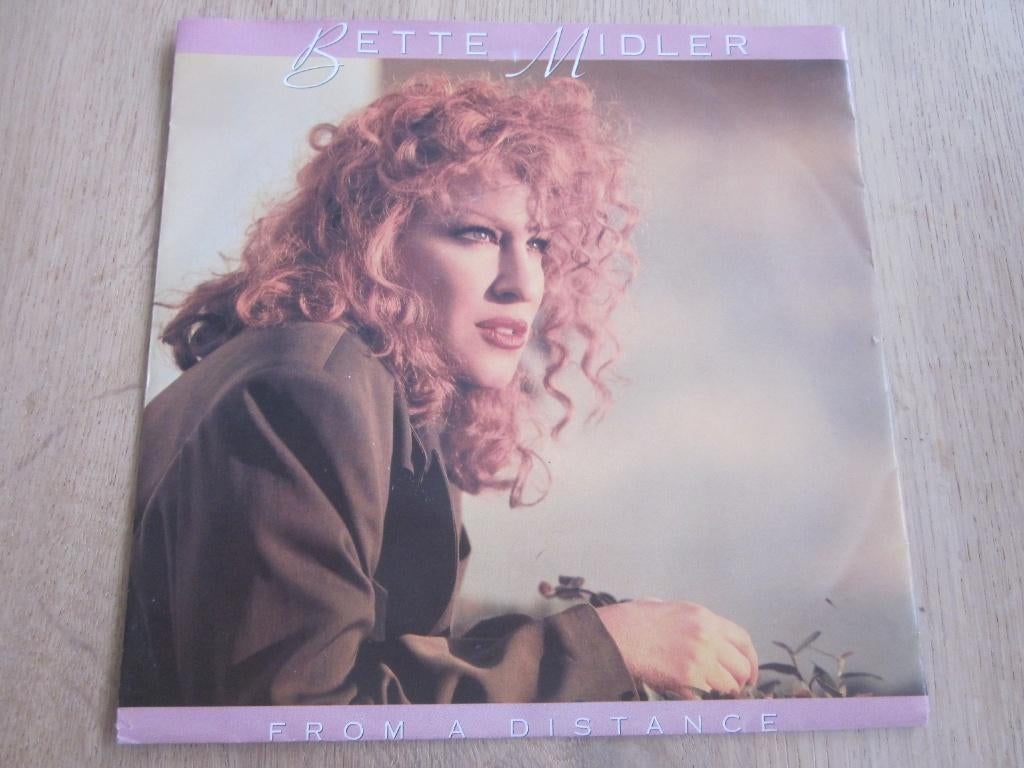 Bette Midler - From a distance, Fotohoes, Verzenden, Zo goed als nieuw, Pop
