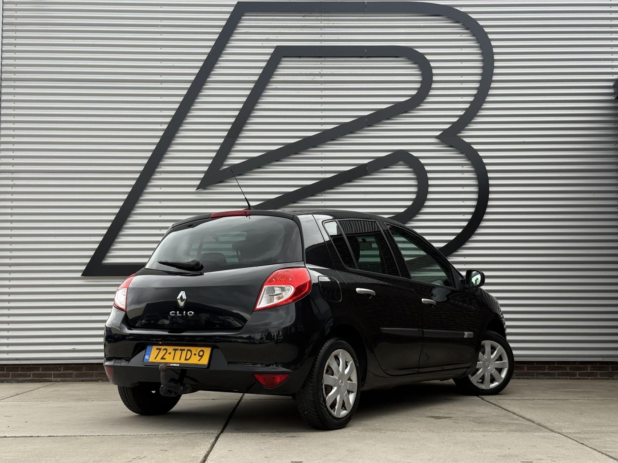 Renault Clio 1.2 Authentique 1e Eigenaar|Airco|Cruise|Trekha, Voorwielaandrijving, Euro 5, Stof, Gebruikt