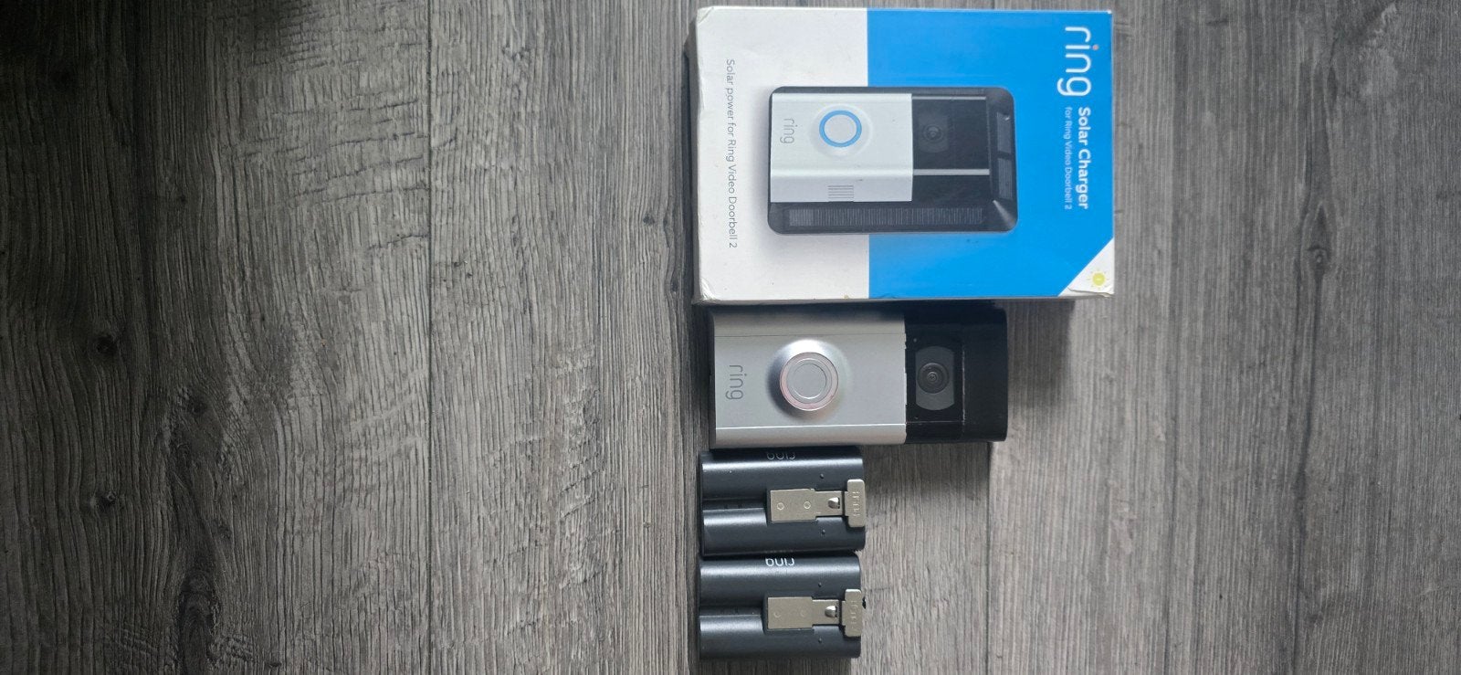 Ring deurbel Tekoop + solar charger +2 batterijen, Huis en Inrichting, Deurbellen, Ophalen, Bewegingsdetectiesensor, Gebruikt
