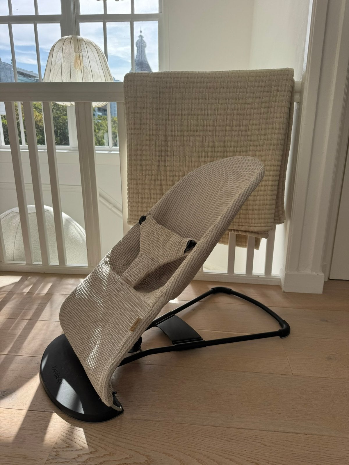 Babybjörn wipstoel met Ukje wafel hoes, Kinderen en Baby's, Wipstoeltjes, Ophalen, Zo goed als nieuw, Wipstoel, Verstelbaar