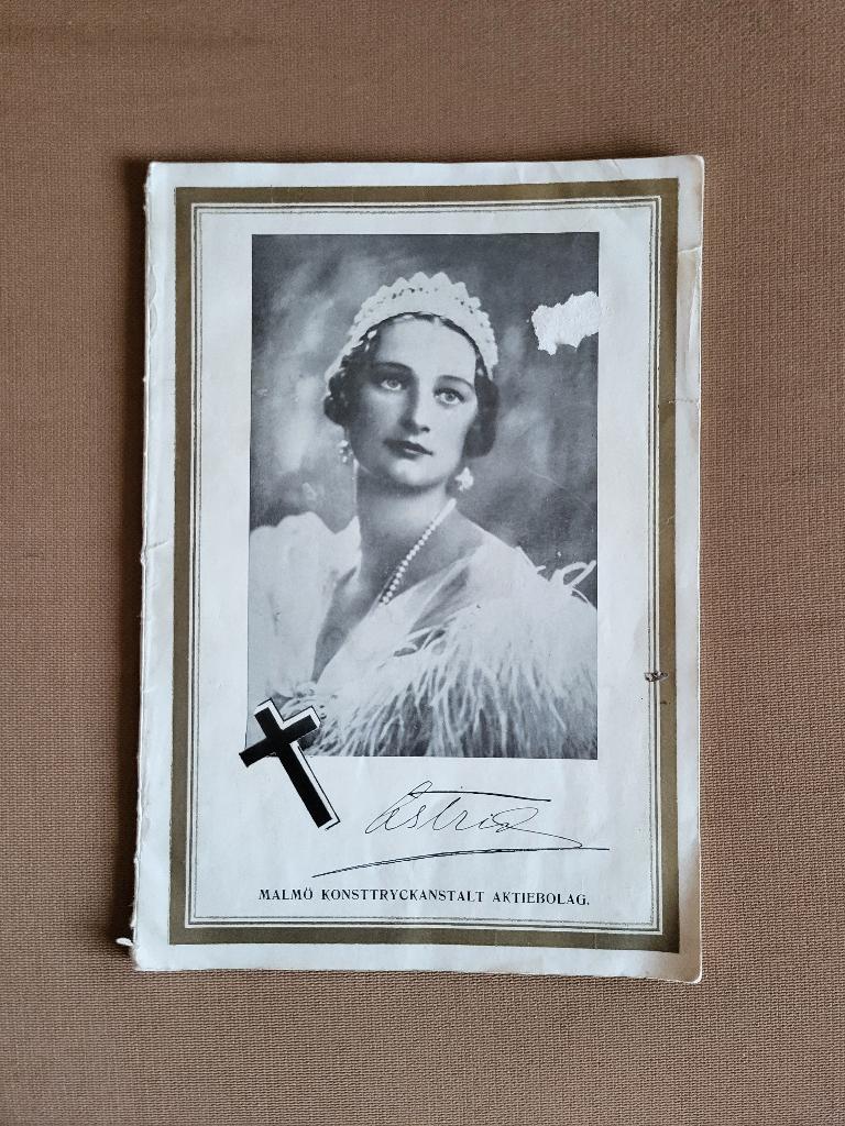 Koningin Astrid van Belgie. herinneringsboekje 1935., Ophalen of Verzenden, Gebruikt, Buitenland, Tijdschrift of Boek