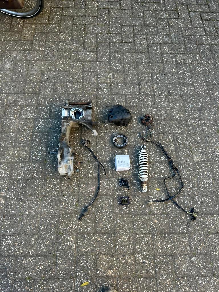Peugeot verticaal carters en meer verticaal onderdelen, Fietsen en Brommers, Brommers | Peugeot, Ophalen of Verzenden, Gebruikt