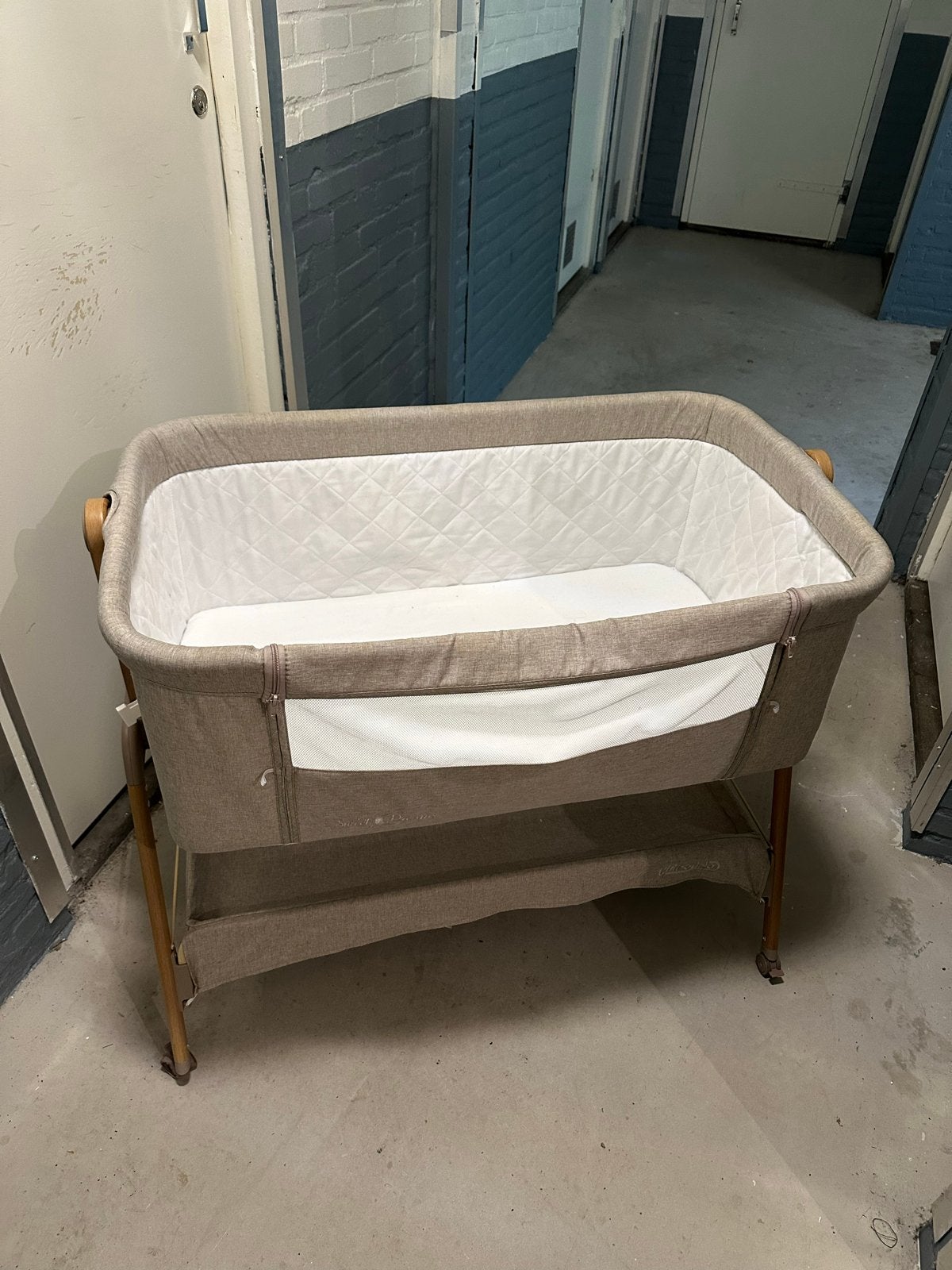 Chipolino Co-Sleeper Wieg Sweet Dreams Mocca/Wood, Kinderen en Baby's, Babywiegjes en Ledikanten, Ophalen, Gebruikt, Wieg