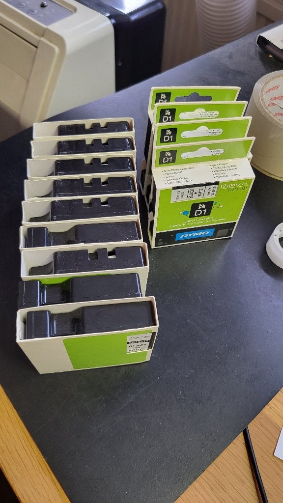Dymo labels D1 9x9mm en 4x12mm, Ophalen of Verzenden, Nieuw, Tape-label