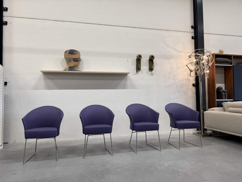 4 Nieuw Montis Floris eetkamerstoelen paars leer Stoel