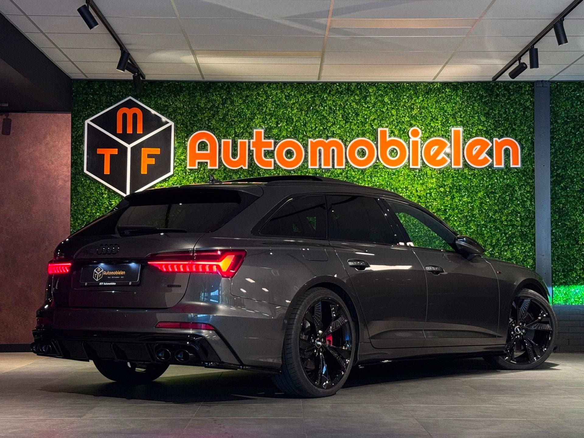 Audi A6 Avant 55 TFSI e QUATTRO 3x S-LINE 367PK|PANO|CAMERA|, Auto's, Automaat, Dealer onderhouden, Gebruikt, 4 cilinders