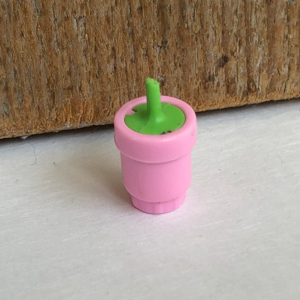 Roze pot met plant voor Barbie huis, Ophalen of Verzenden, Zo goed als nieuw, Toebehoren