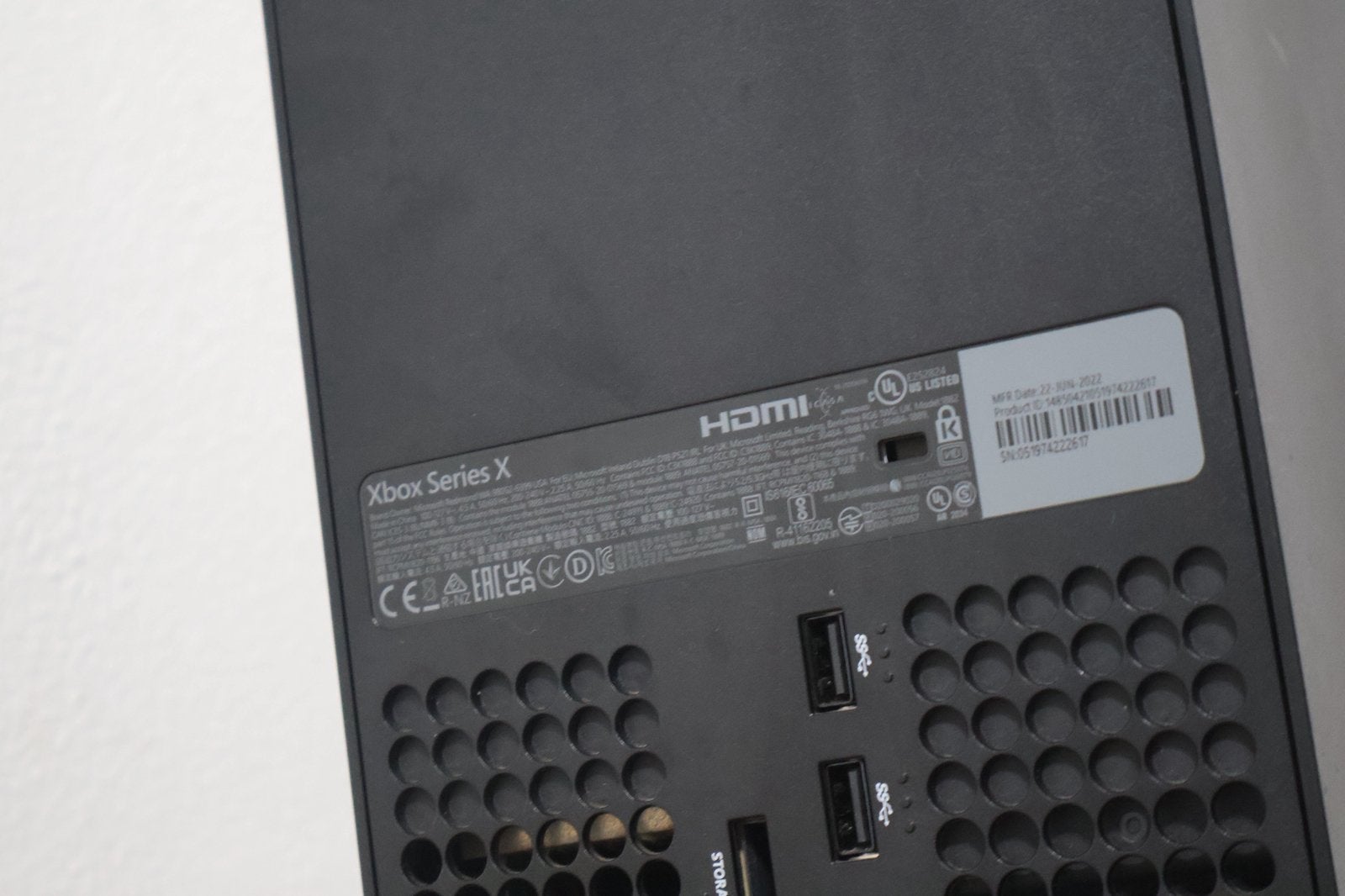 Foto 8 van Xbox Series X 1TB 8K + 2 Controller’s + 8 Spellen