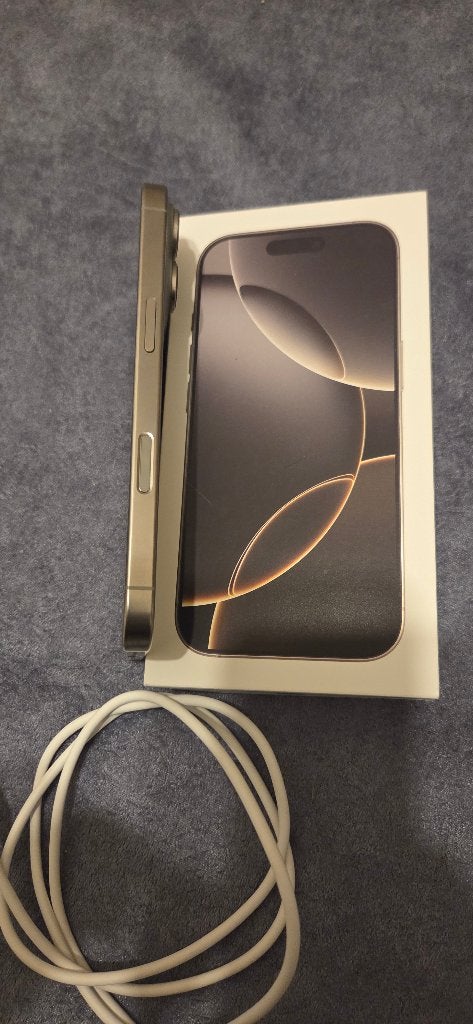 Iphone 16 pro 128gb zo goed als nieuw, 600 euro, 128 GB, 89 %, Zo goed als nieuw, Met simlock