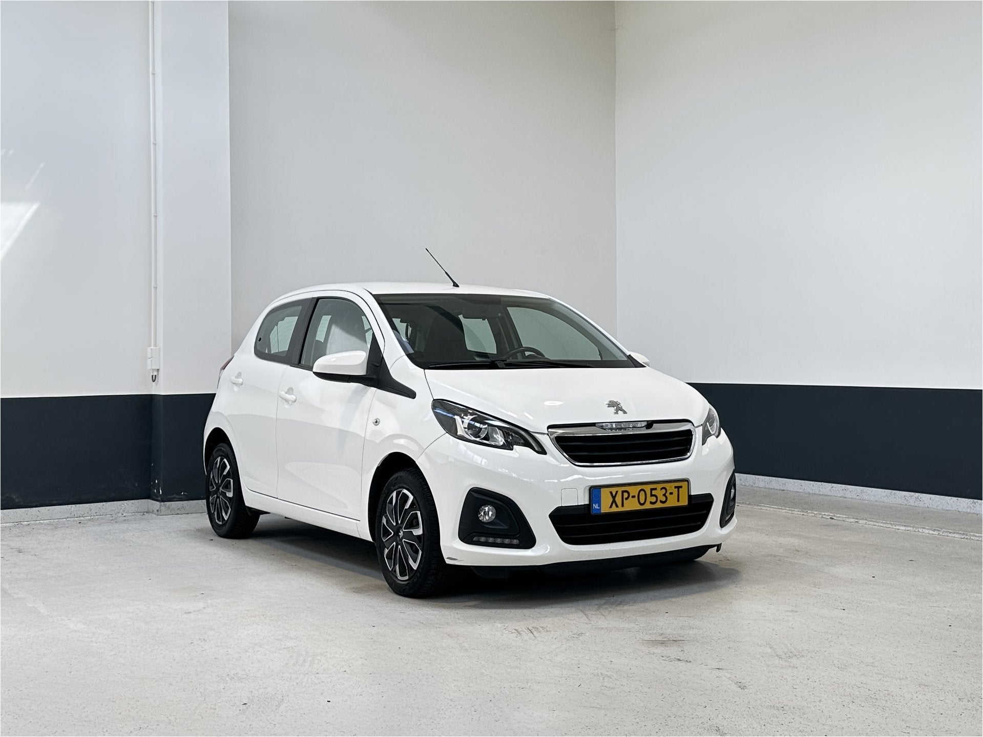 Peugeot 108 1.0 e-VTi Active Automaat | Bluetooth | NL | Rad, Auto's, Stof, Gebruikt, 4 stoelen, Wit