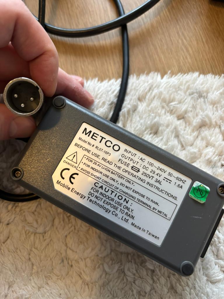 Panasonic accu met metco oplader, Fietsen en Brommers, Fietsaccessoires | Fietsaccu's, Ophalen of Verzenden, Gebruikt