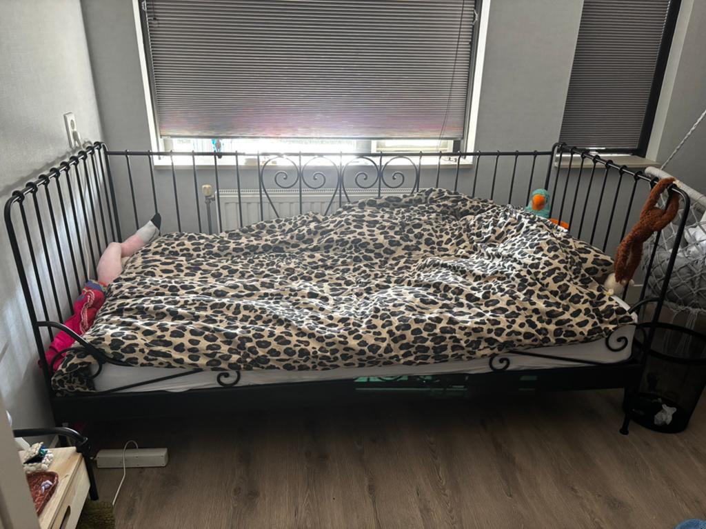 Bed inclusief matras, Ophalen, 85 tot 100 cm, Zo goed als nieuw, Matras