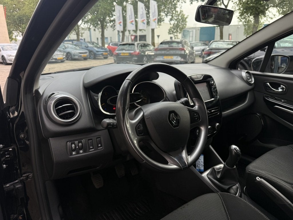 Renault Clio Estate 1.5 dCi Night&Day (bj 2015), Auto's, Renault, Euro 5, Gebruikt, 4 cilinders, 1096 kg