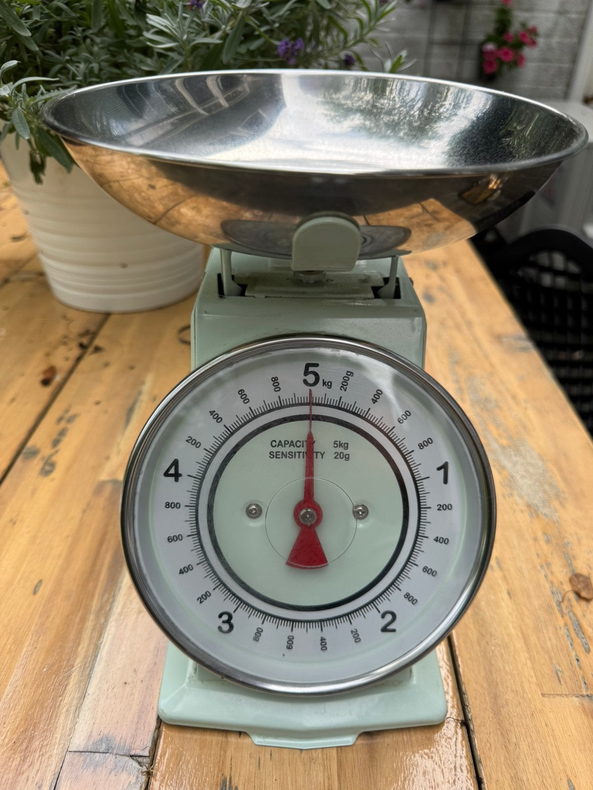 Vintage keukenweegschaal – mintgroen met metalen schaal, Ophalen, Minder dan 10 kg, Keukenweegschaal, 1 tot 500 gram