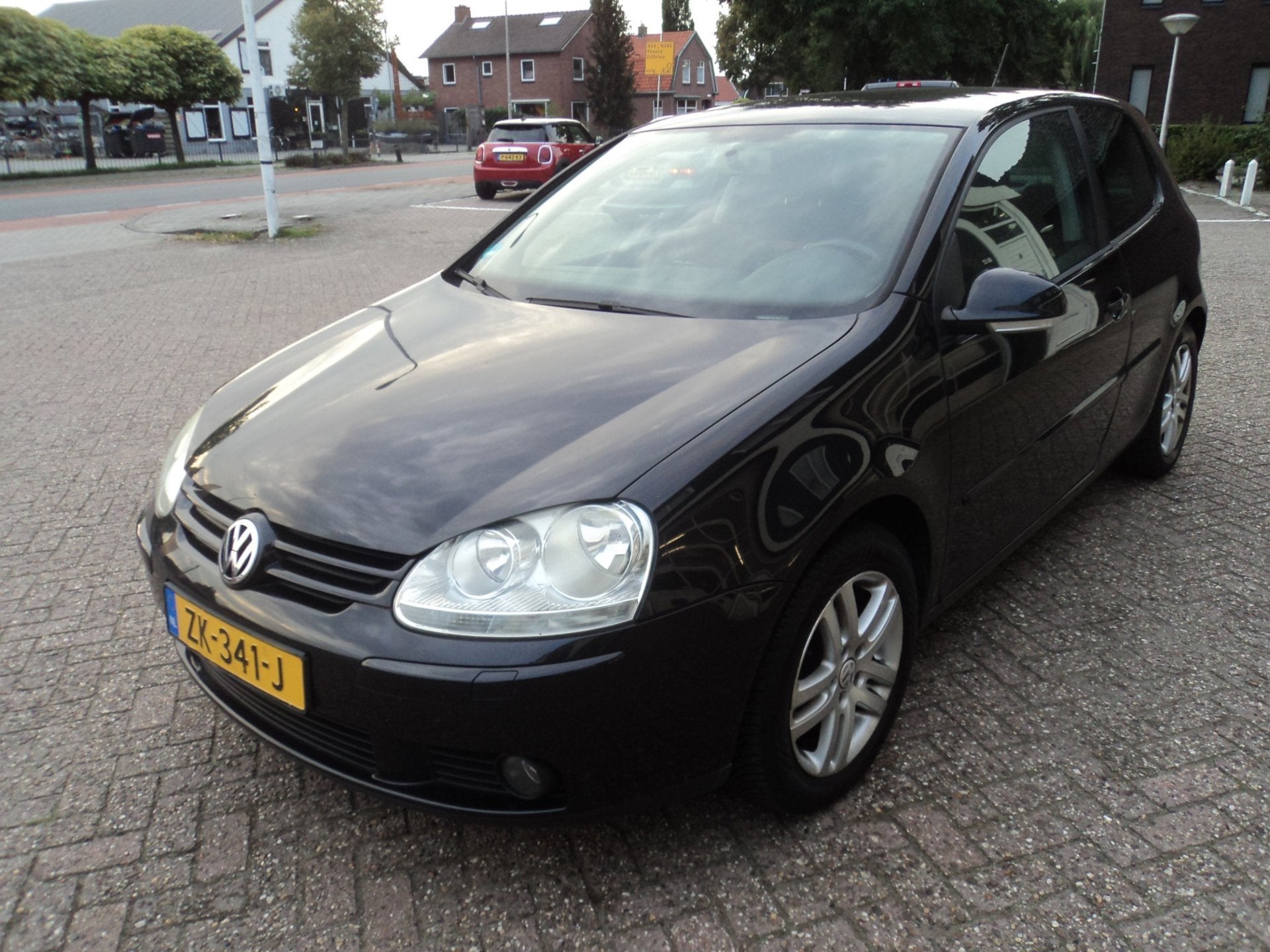 Volkswagen Golf 1.4 Trendline, Voorwielaandrijving, Stof, Gebruikt, Zwart