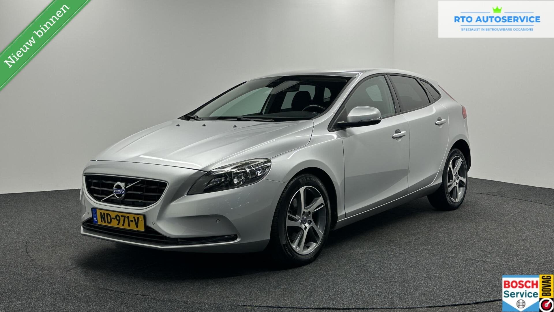Volvo V40 2.0 T2 Summum NAVI LM CRUISE STOELVERWARMING 10800, Auto's, Voorwielaandrijving, Stof, 4 cilinders, 122 pk