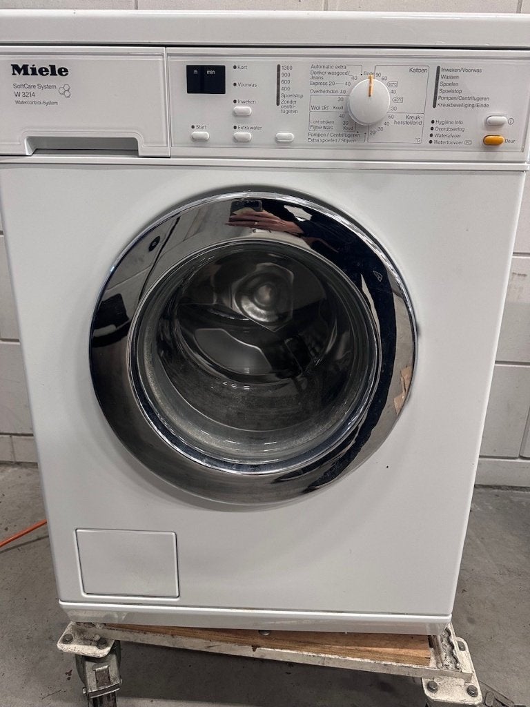 Miele W 3214 wasmachine – SoftCare System, Witgoed en Apparatuur, Ophalen, Gebruikt, Kort programma, 85 tot 90 cm