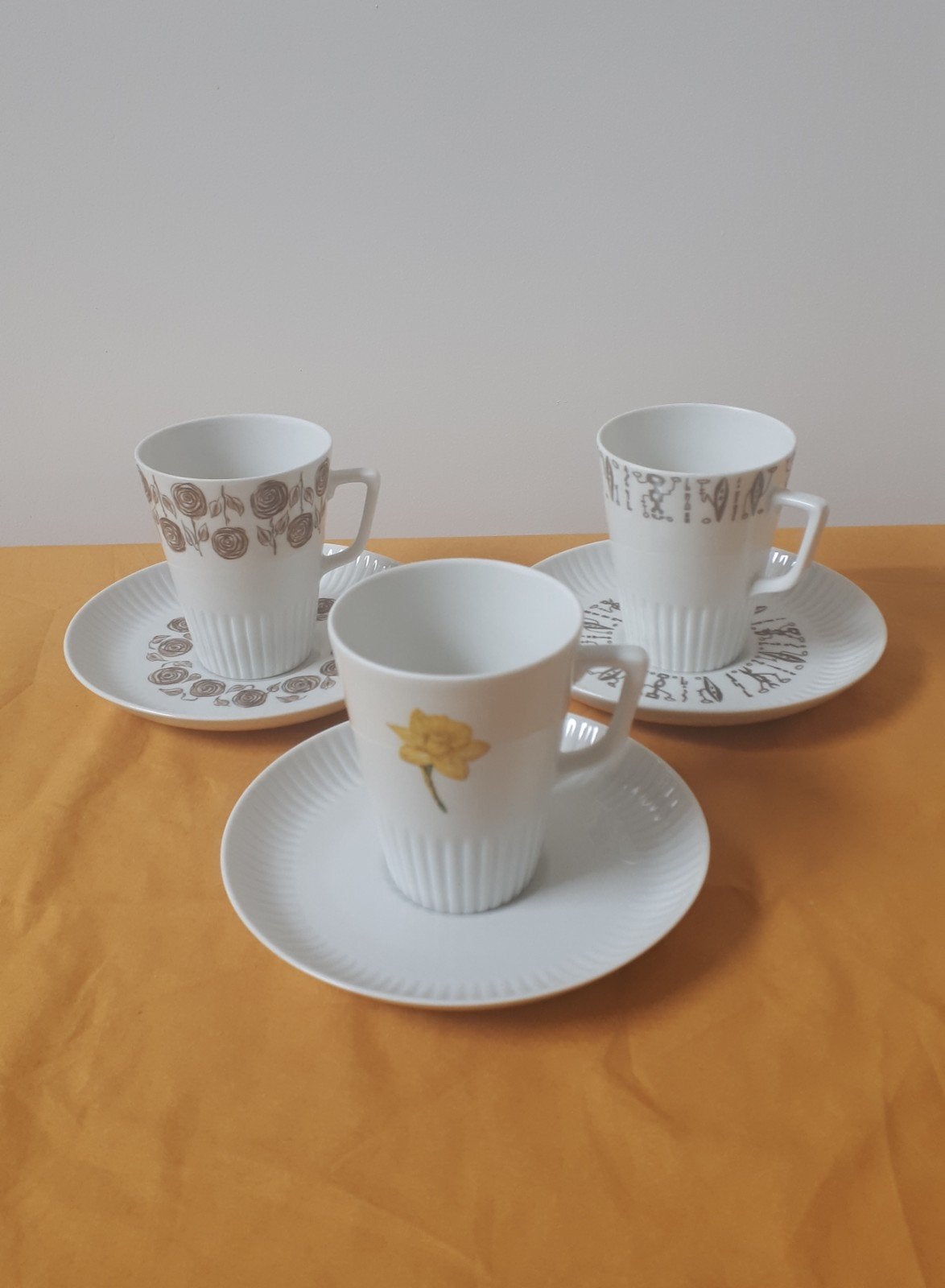 Mosa -  3 verschillende kop en schotels. Vintage., Huis en Inrichting, Keuken | Servies, Zo goed als nieuw, Kop(pen) en/of Schotel(s)