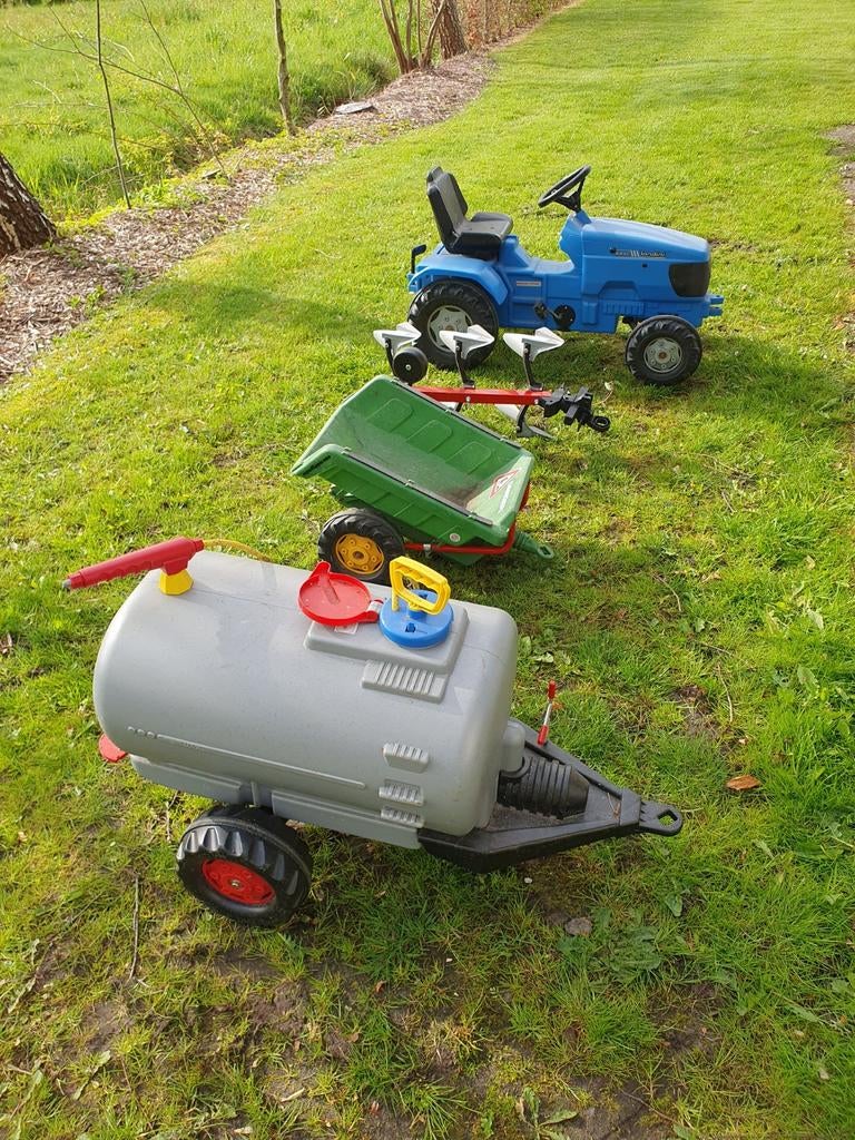 Traptractor met aanhangers watertank en ploeg, Ophalen, Gebruikt, Trapvoertuig