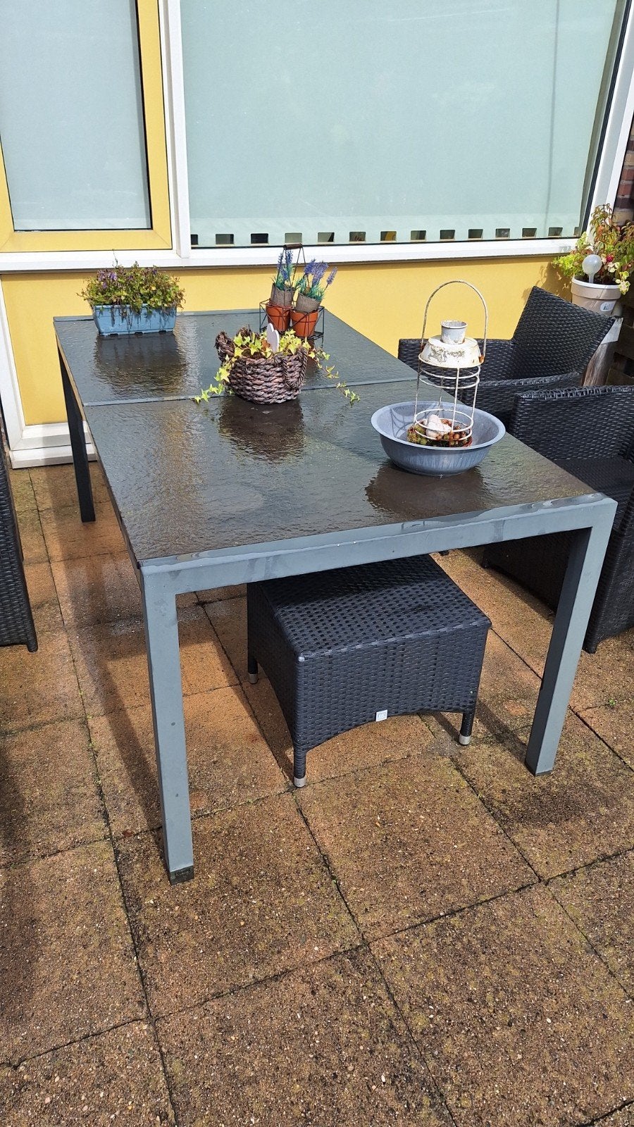 Tuin tafel met 2 rieten stoelen, Tuin en Terras, Ophalen, Zo goed als nieuw, Rechthoekig